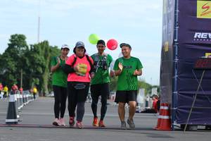 BIB: 
                            <button type="button" onclick="openModal(5247229)" class="btn btn-primary btn-sm float-right btn-popup" data-toggle="modal" data-target=".modal-high-quality">
                        <i class="fas fa-shopping-cart"></i> Add to Cart
                    </button>
                                            <button type="button" onclick="isThisMe(5247229, true)" class="btn btn-success btn-sm float-right btn-popup btn-isme hidden" data-toggle="tooltip" data-placement="bottom" title="นี่คือรูปของคุณใช่ไหม คลิกที่นี่เพื่อเอาเข้าอัลบั้ม">
                        <i class="fas fa-plus"></i> Add to album
                    </button>
                    <button type="button" onclick="isThisMe(5247229, false)" class="btn btn-warning btn-sm float-right btn-popup btn-isnotme hidden">
                        <i class="fas fa-ban"></i> Remove from album
                    </button>